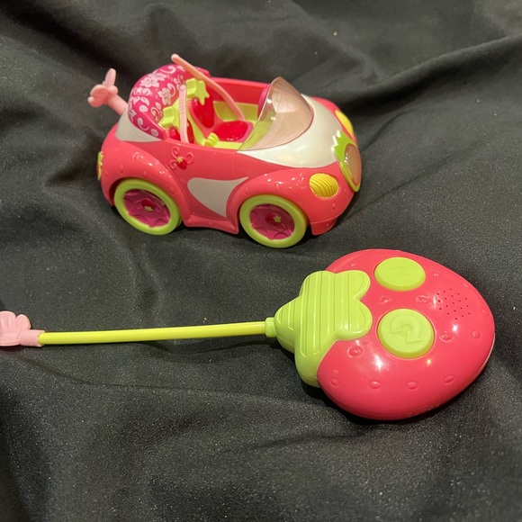 Strawberry Shortcake Toy RC Car 2009 Berry Cruiser - Picture 2 of 7
